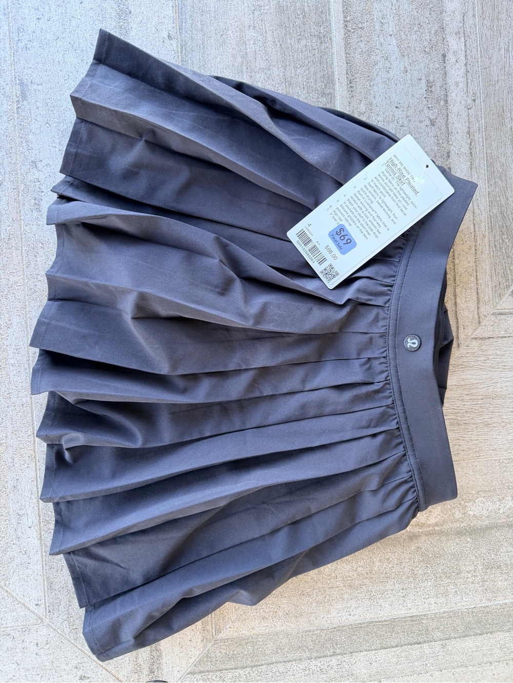 BRAND NEW - Lululemon Pleated Skirt
